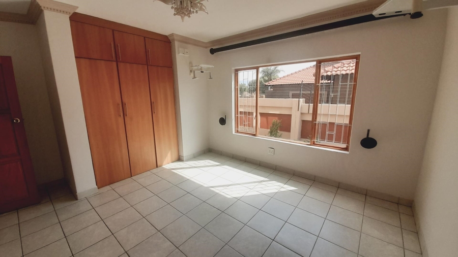 4 Bedroom Property for Sale in Birdwood Estate North West